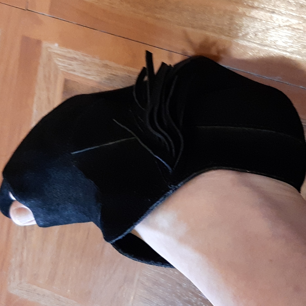 open toe aweome ankle booties worn once